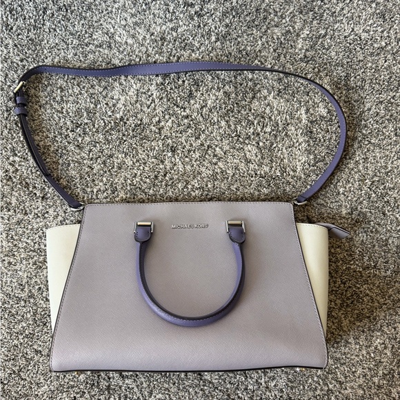 Michael Kors Two-Tone Bag in Purple and Cream - Picture 3 of 10